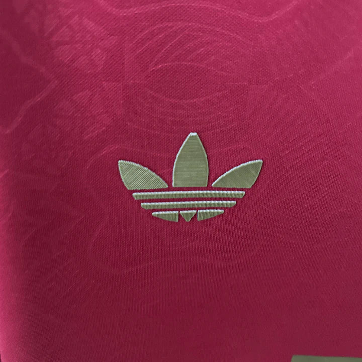 FC Bayern "Mia San Luxe" Premium Kit